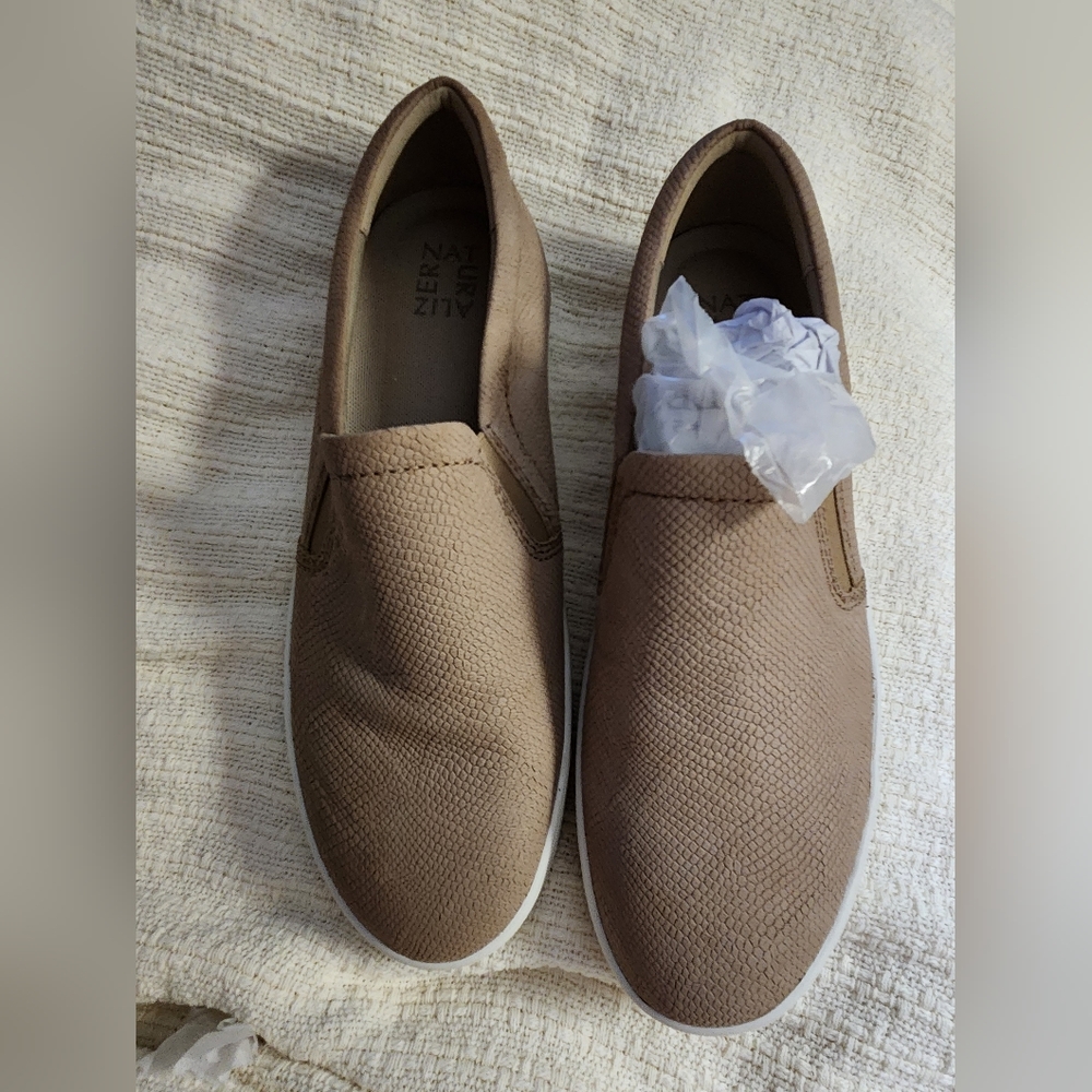 Naturalizer slip on style